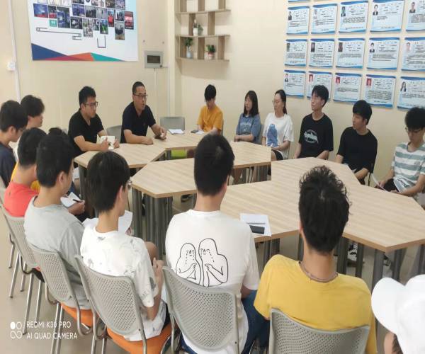 学校招生就业处召开2022届毕业生座谈会