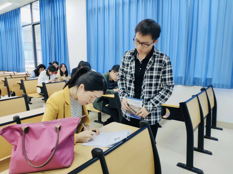 矽品精密工业股份有限公司及福建胜奇工程建设有限公司来我校进行校企合作洽谈