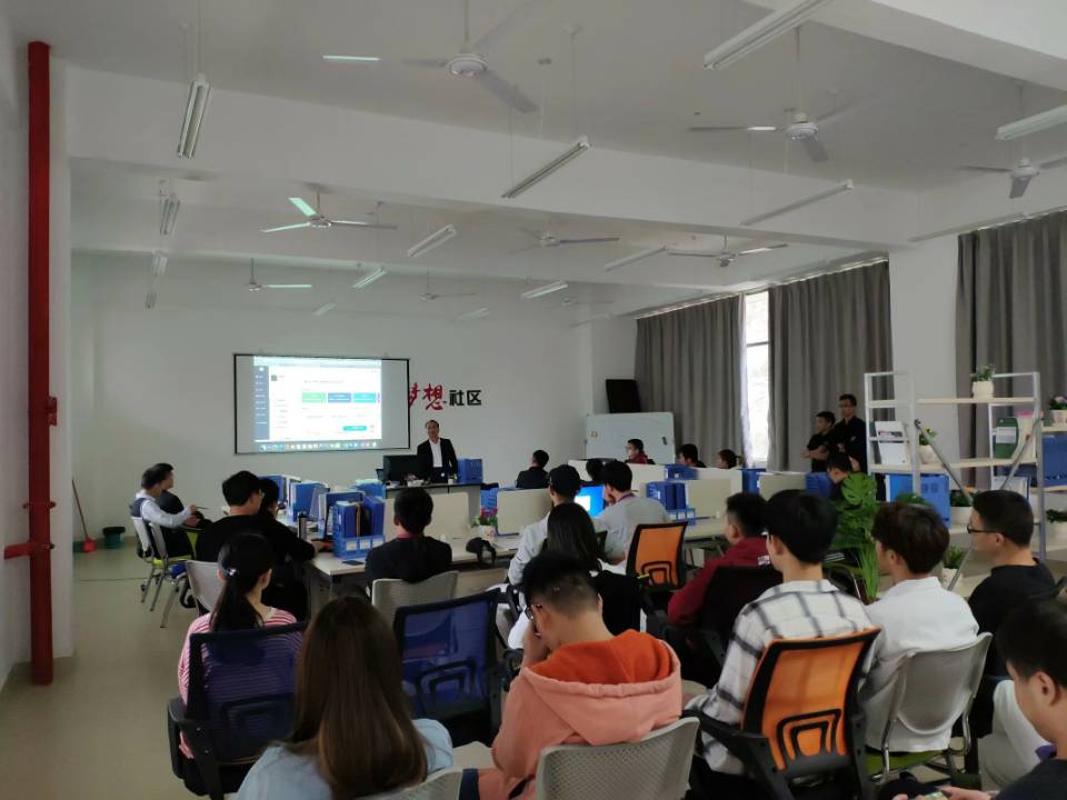 泉州万象星辰网络科技有限公司来我校进行校企合作洽谈